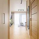 Apartment Bright In With Air Conditioning & Parking By Renters Kattowitz