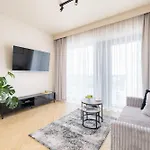 Bright In With Air Conditioning & Parking By Renters