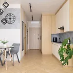 Bright In With Air Conditioning & Parking By Renters Apartment *