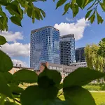 Apartment Bright In With Air Conditioning & Parking By Renters