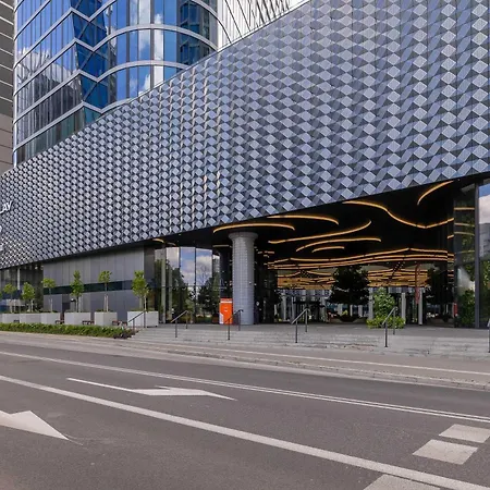 Bright In With Air Conditioning & Parking By Renters *