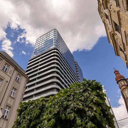 Bright In With Air Conditioning & Parking By Renters Apartament *