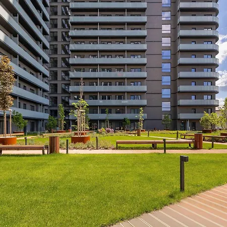 Apartament Bright In With Air Conditioning & Parking By Renters