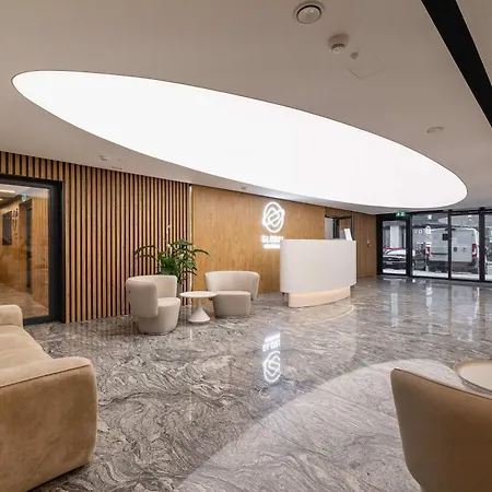 Bright In With Air Conditioning & Parking By Renters カトヴィツェ