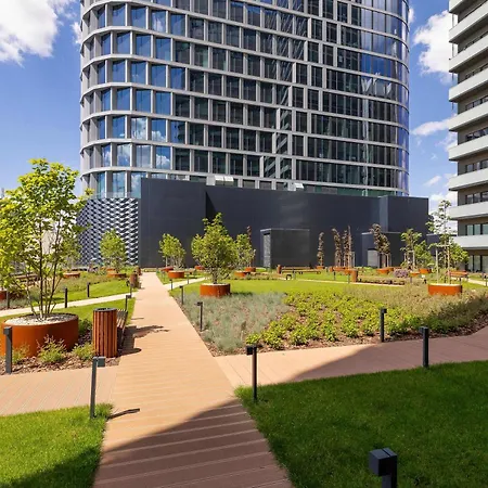 Bright In With Air Conditioning & Parking By Renters