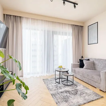 アパート Bright In With Air Conditioning & Parking By Renters カトヴィツェ