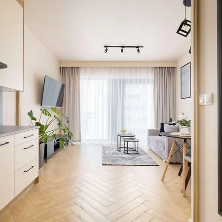 Bright In With Air Conditioning & Parking By Renters