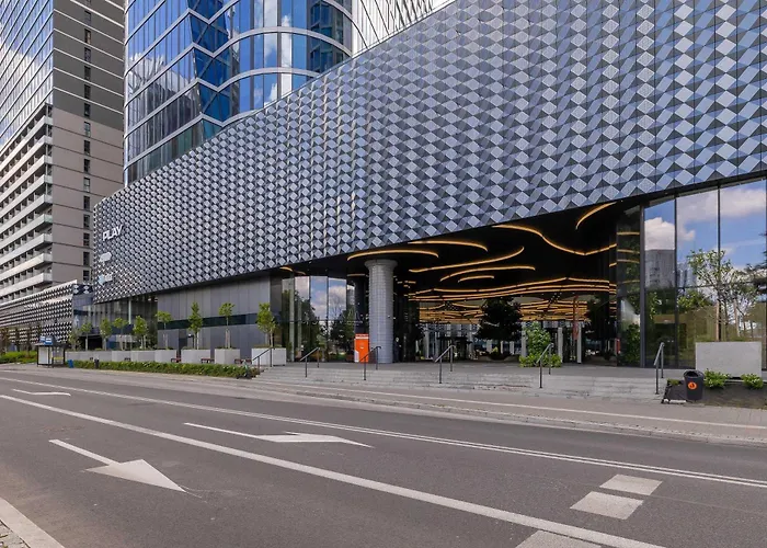 Bright In With Air Conditioning & Parking By Renters *