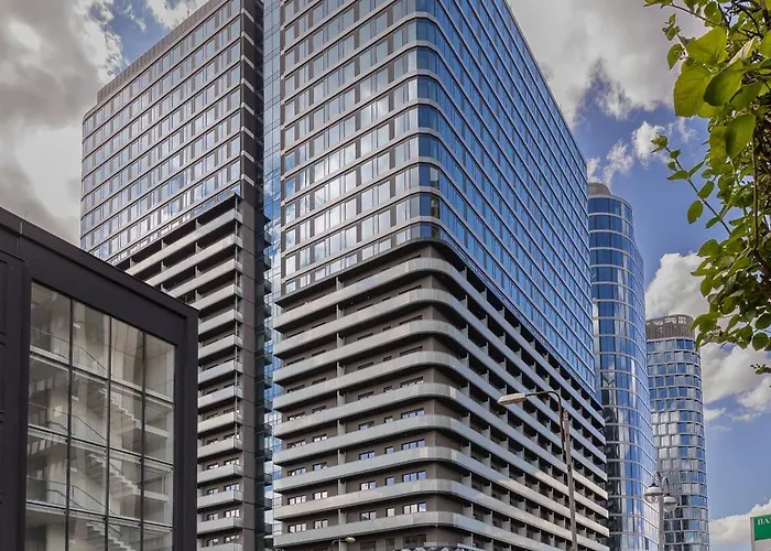 Bright In With Air Conditioning & Parking By Renters Apartament