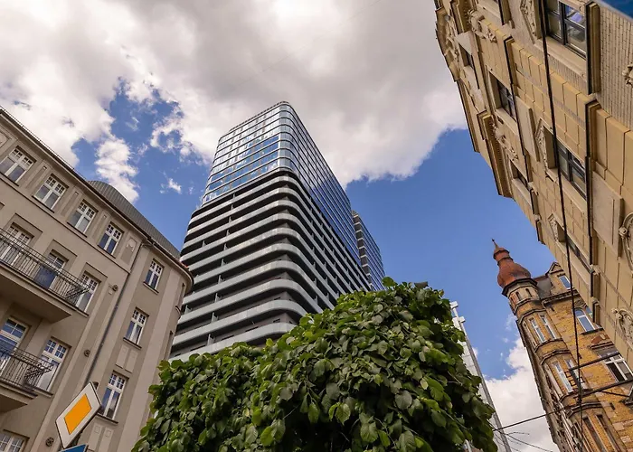 Bright In With Air Conditioning & Parking By Renters Apartament *