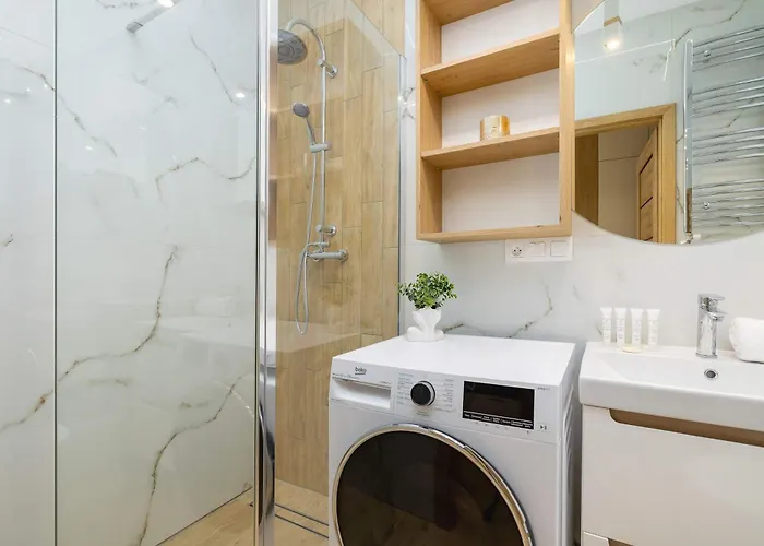 Apartament Bright In With Air Conditioning & Parking By Renters *