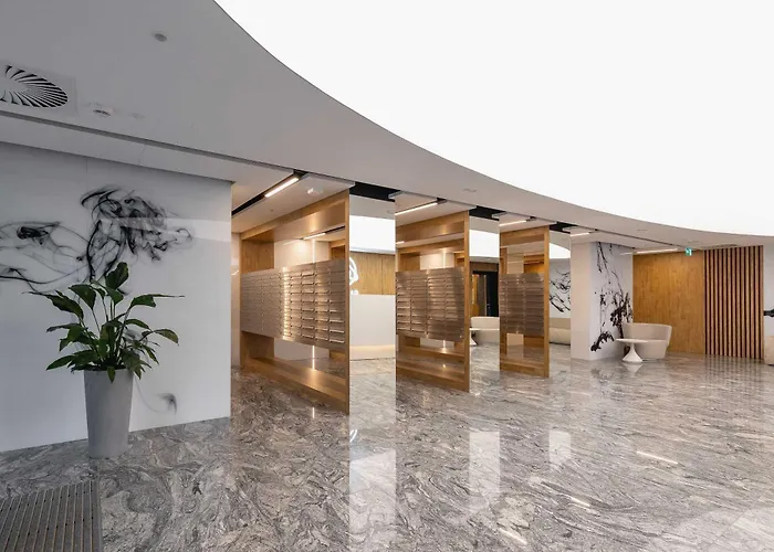 Bright In With Air Conditioning & Parking By Renters Apartament