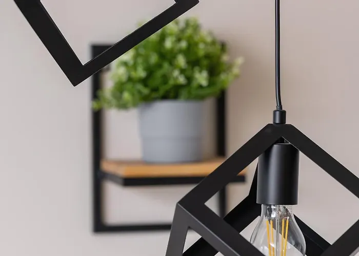 Bright In With Air Conditioning & Parking By Renters *