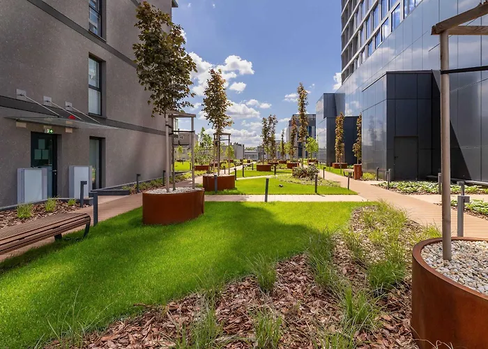 Apartament Bright In With Air Conditioning & Parking By Renters